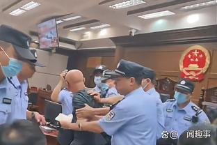 意媒：若曼联不买断阿姆拉巴特，球员将自动与佛罗伦萨续约1年